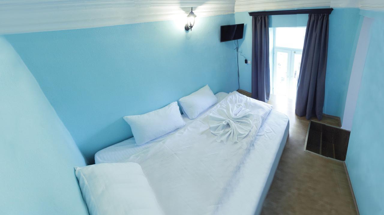 Hotel Rustaveli 36 Тбілісі Екстер'єр фото