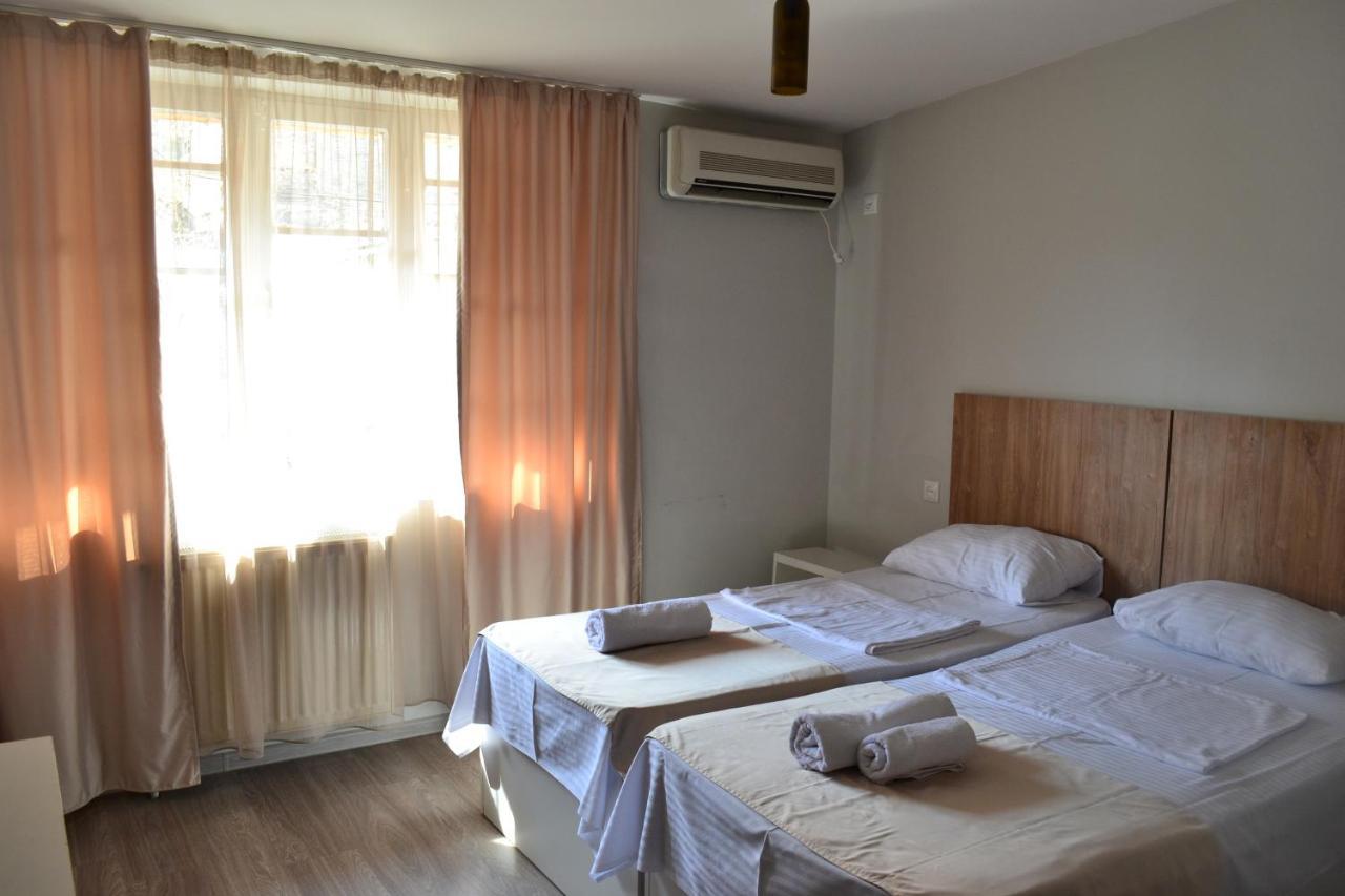 Hotel Rustaveli 36 Тбілісі Екстер'єр фото